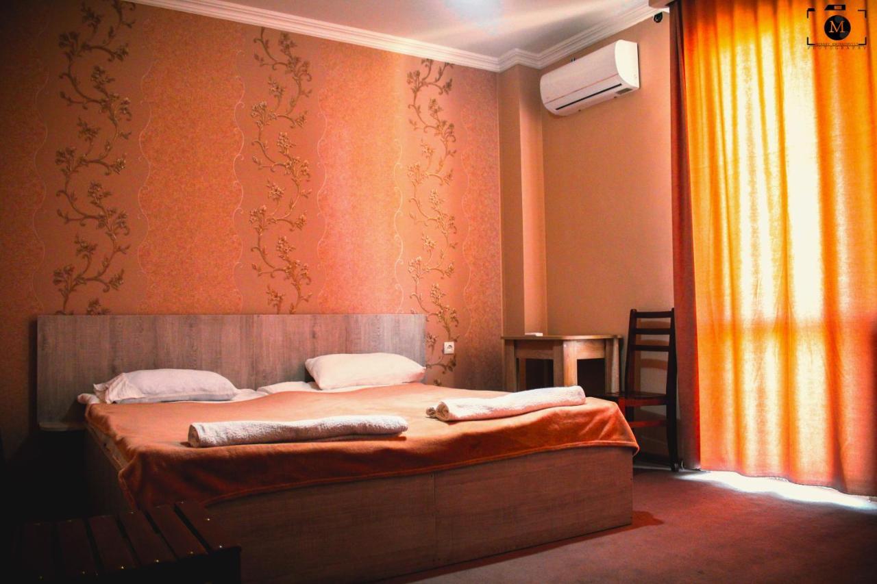 Gh Sanapiro Hotel Телави Екстериор снимка