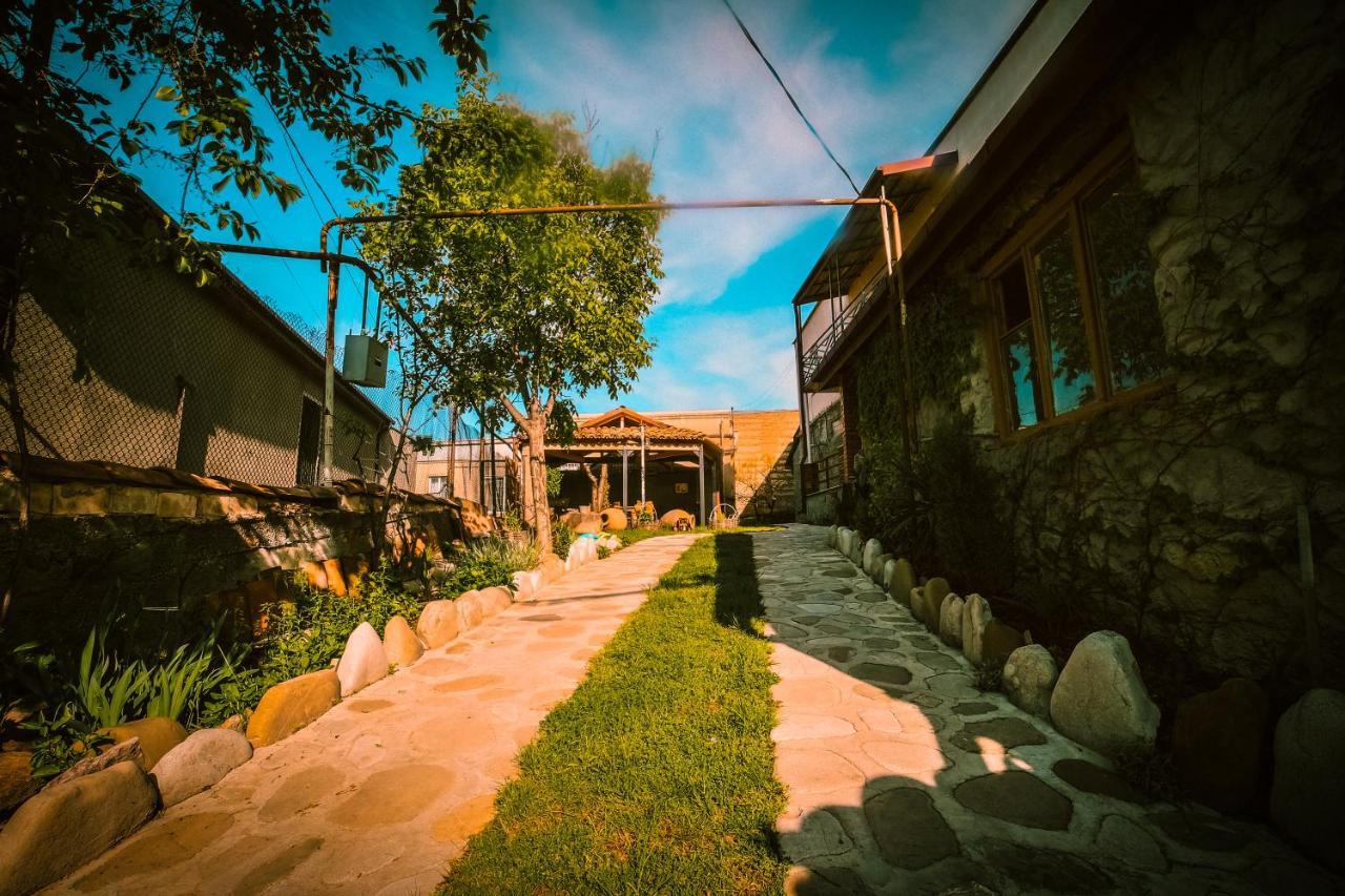Gh Sanapiro Hotel Телави Екстериор снимка