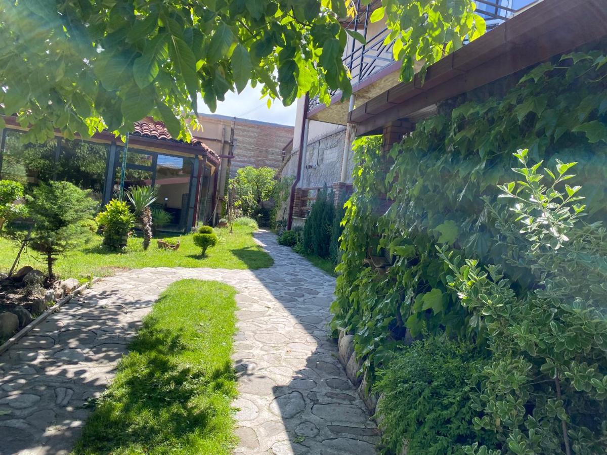 Gh Sanapiro Hotel Телави Екстериор снимка