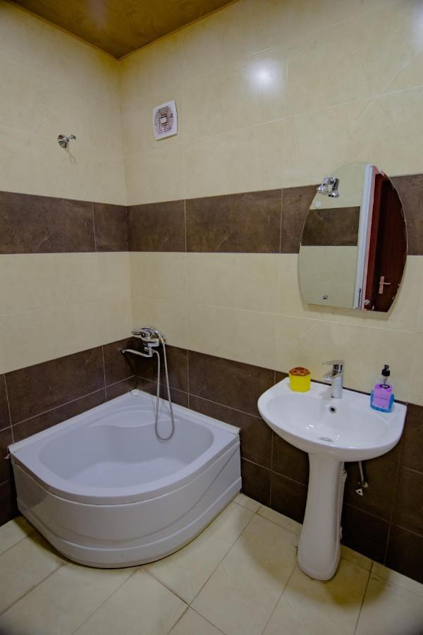 Gh Sanapiro Hotel Телави Екстериор снимка